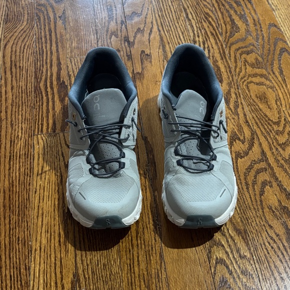 On Cloud Men's Light Gray Athletic Shoes - Picture 2 of 6